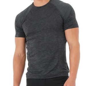 AMPLIFY SEAMLESS SHORT SLEEVE TEE
